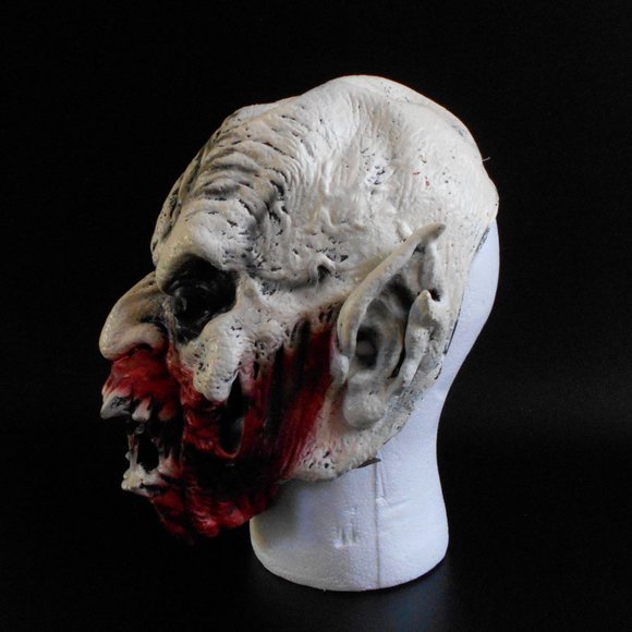 Don Post Studios Full Face Mask Scary Bloody Demon Adult Mask 2000 - Picture 3 of 8